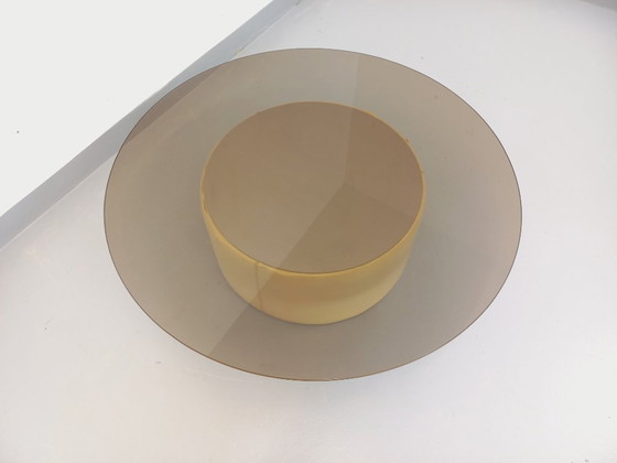 Image 1 of Vintage ronde salontafel van glas, leer en metaal, in Space Age-stijl uit de jaren 70.