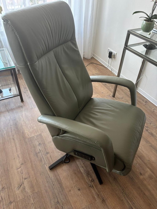 Sedia in piedi di rilievo