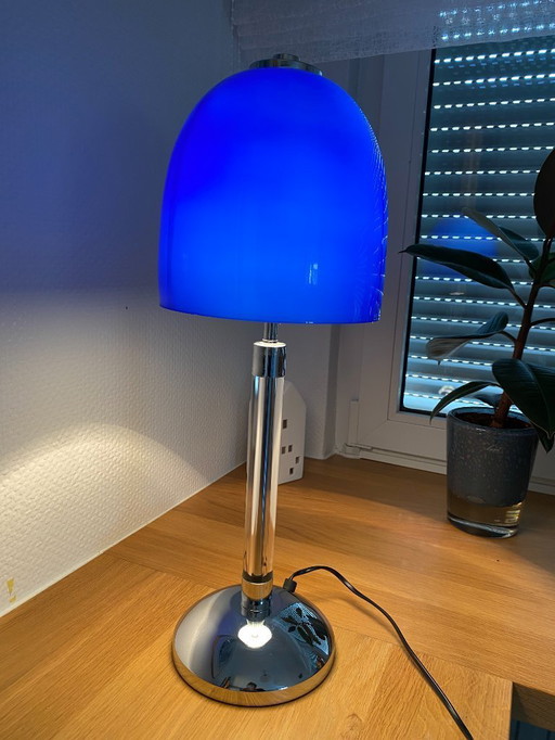 Blaue Tischlampe