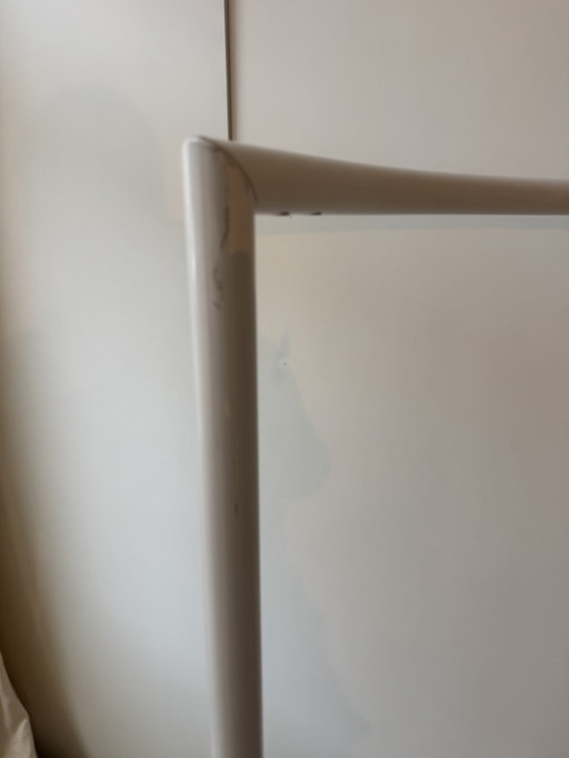 Kledingrek van hooi. Muller & van Severen