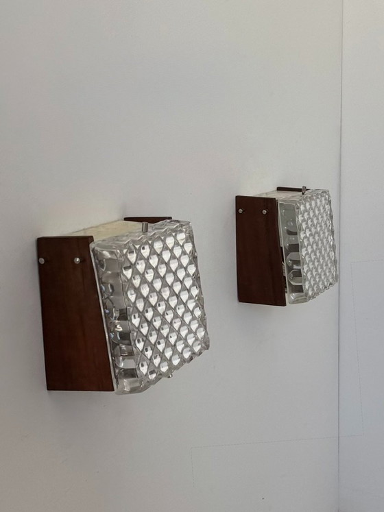 Een paar vintage wandlampen van hout en gehard glas, Frankrijk, 1970 (photo 4 of 9)