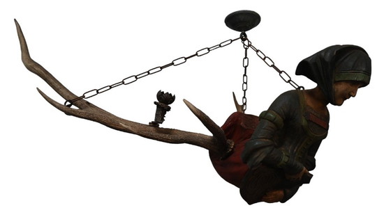 Image 1 of Candelabros de madera que representan a una dama noble medieval