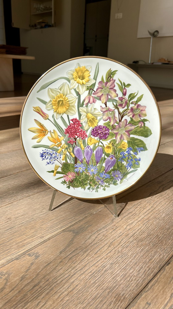 Image 1 of Collezione di piatti in porcellana Franklin "Fiori dell'anno" della Royal Horticultural Society