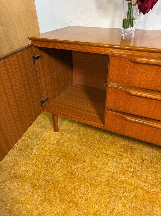 Buffet vintage exceptionnel en teck, style années 60 | Design britannique scandinave. Un buffet vintage des (photo 3 of 9)