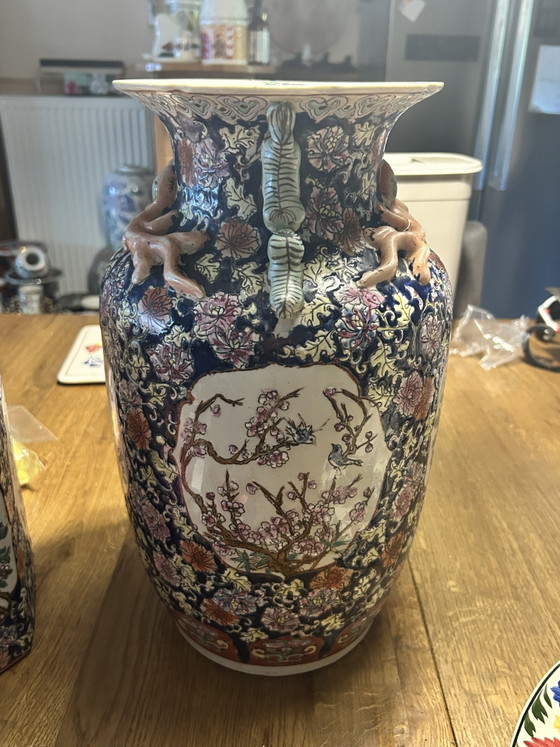 Image 1 of Beautiful set of hand-painted Chinese vase and voodoo pot/tea caddy