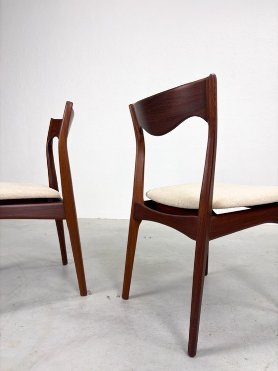 Set Vintage Dining chairs by AwA – Wood (photo 11 of 19)