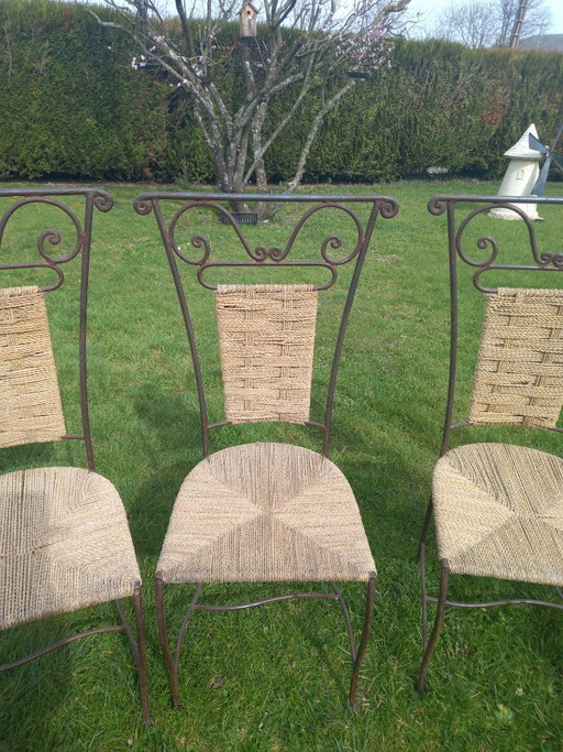 Set aus 4 schmiedeeisernen Stühlen mit Sitzflächen und Rückenlehnen aus geflochtenem Seil