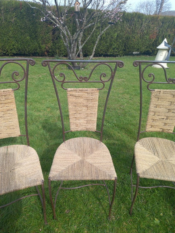 Image 1 of Set aus 4 schmiedeeisernen Stühlen mit Sitzflächen und Rückenlehnen aus geflochtenem Seil
