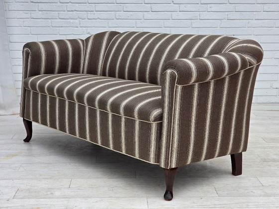 Image 1 of Divano danese a 2 posti, anni '50, lana a righe, gambe in legno di frassino.