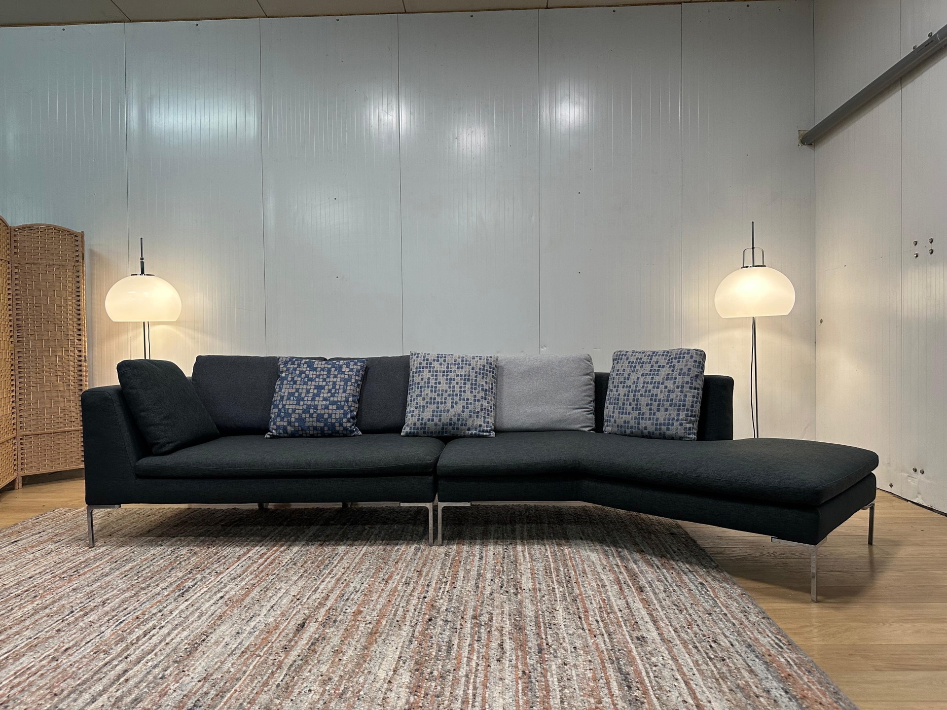 B&B Italia Charles Corner Sofa Green/Anthracite | €2,725 | Whoppah