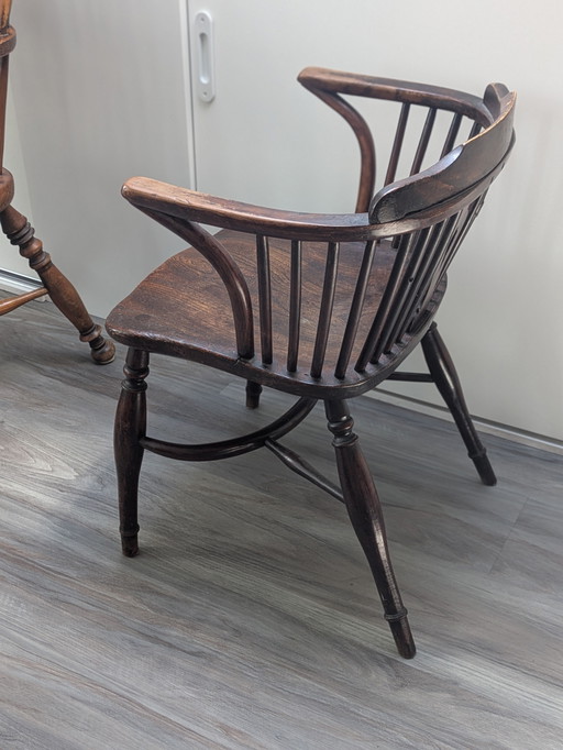 Antique English 'Smokers Bow' Windsor armchair – Elm and ash – England, ca. 1860-1880