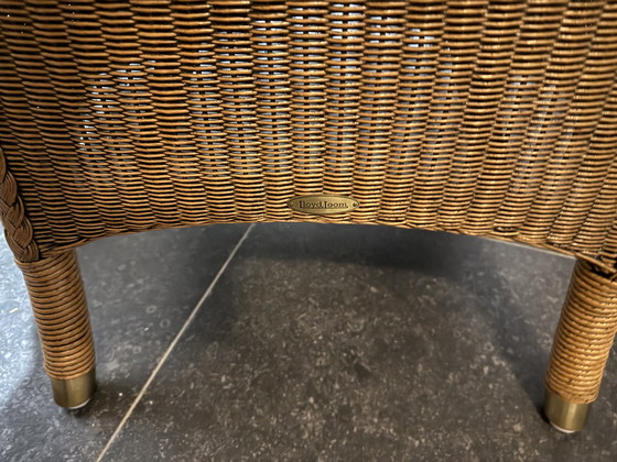 Image 1 of 8 Lloyd Loom stoelen met bijhorende kussens 2 met armleuningen y 6 zonder leuning 