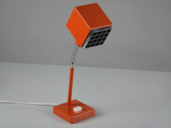 Image 1 of 1970er Vintage ELIDUS 'Kuben' Typ 2203 Tischlampe von Björn Svensson - Orange skandinavische moderne Schwanenhals-Tischlampe.