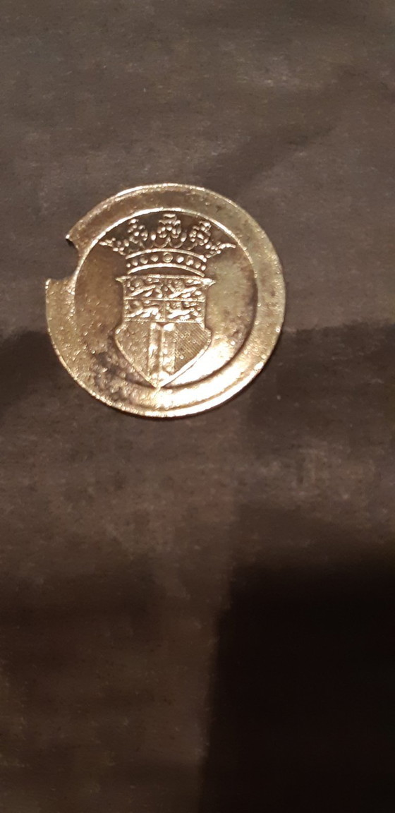 Image 1 of old gas meter