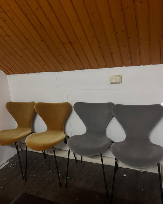 Image 1 of Fritz Hansen 7 Series - Velvet - Set of 4