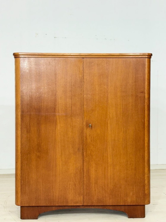 Image 1 of Prachtige vintage linnenkast / kledingkast uit het midden van de vorige eeuw / kast uit de jaren 60