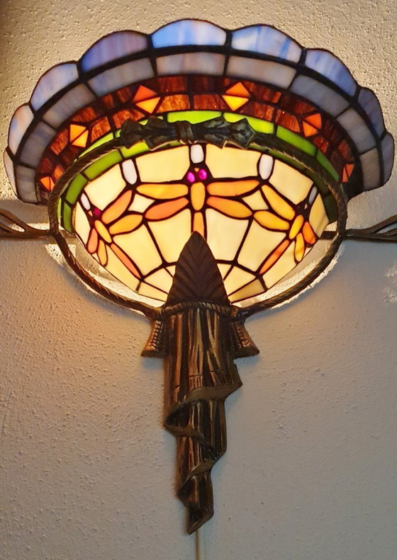 Image 1 of Unieke oude tiffany / glas in lood wandlamp met Dragonfly's