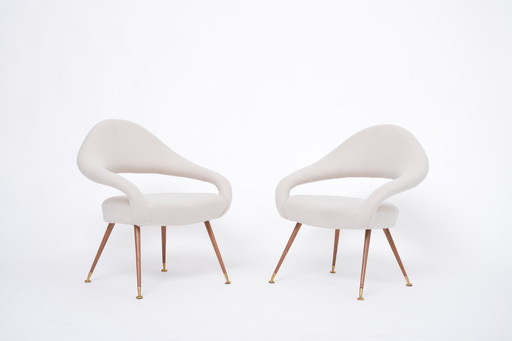Paar zeldzame Italiaanse Mid Century Lounge Chairs in de stijl van Model DU 55 P van Gastone Rinaldi