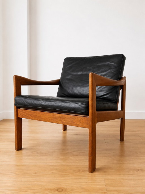 VINTAGE DANISH ILLUM WIKKELSØ TEAK LOUNGE CHAIR MODEL 20 – fauteuils, Leather