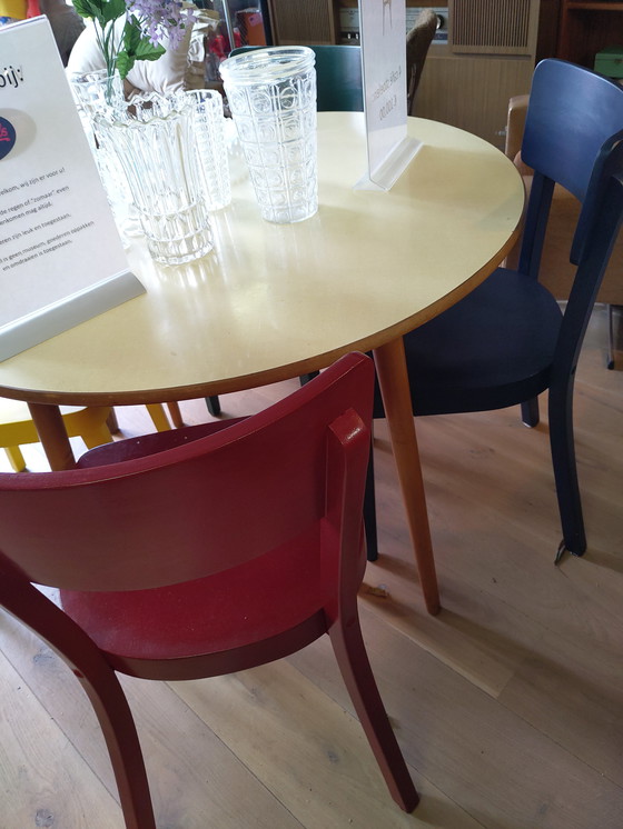 Image 1 of Vintage round dining table