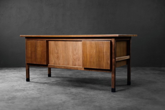 Image 1 of Großer dänischer Schreibtisch im Mid-Century-Stil aus braunem Teakholz, 1960er Jahre