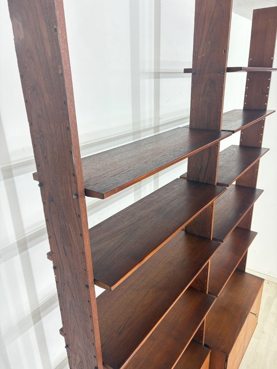Image 1 of Silla voladiza de teca de mediados de siglo / Estantería de pared / Sistema de estanterías de la década de 1960
