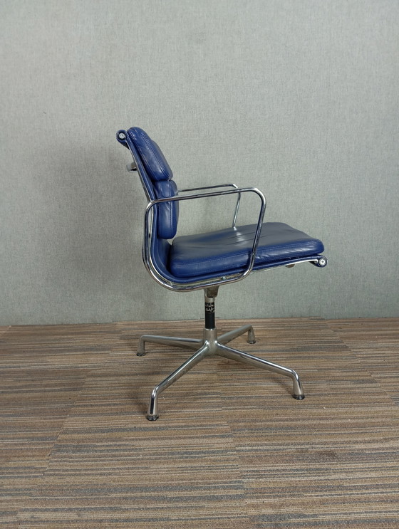 Image 1 of 1X Vitra Soft Pad Chair Ea 208