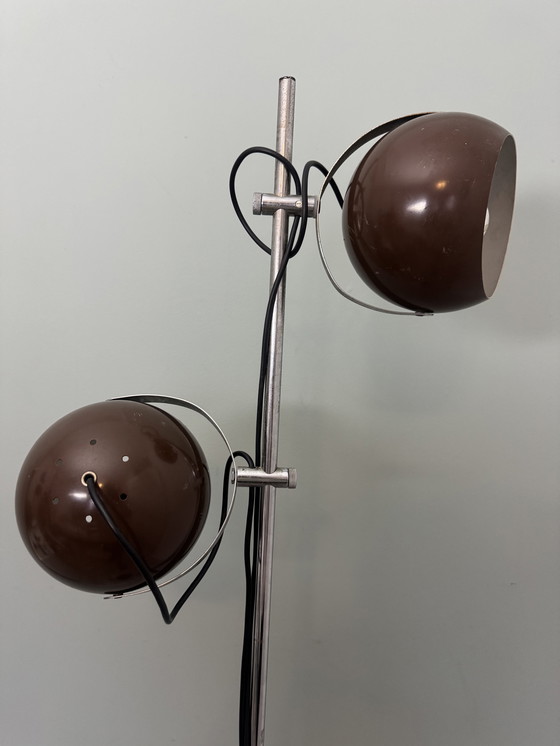 Image 1 of Lampadaire vintage des années 1970, âge de l'espace, globe marron