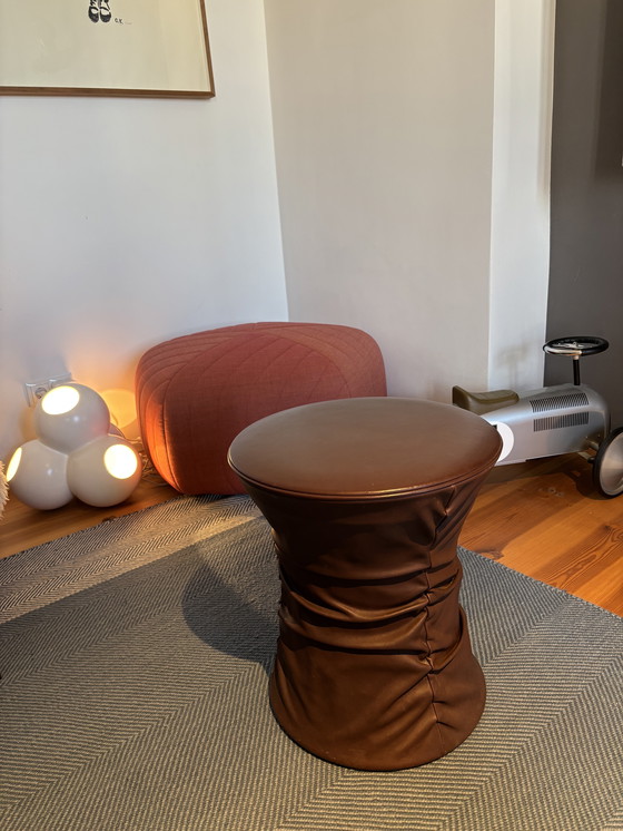 Image 1 of Walter Knoll Bellows stool – Coconut Brown leather, very good condition