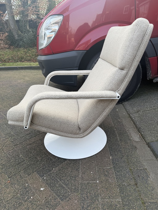 F182 Artifort Relax Chair