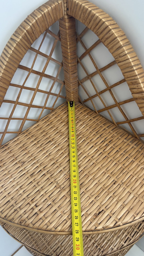 Image 1 of Armadietto angolare in rattan d'epoca portaspezie da cucina / armadietto per piante