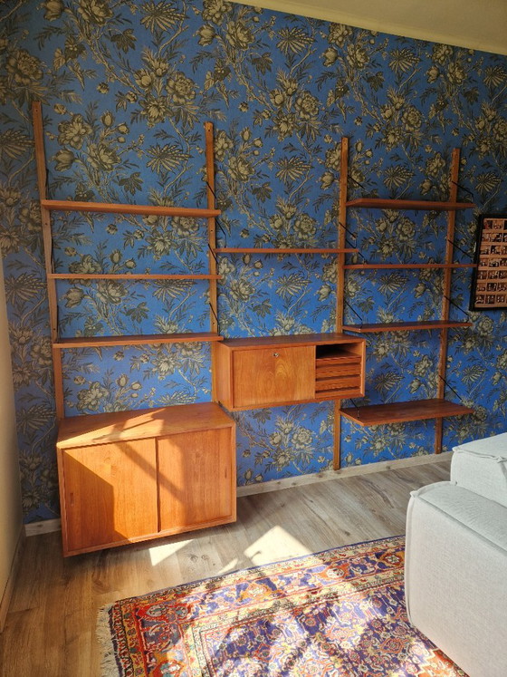 Système mural Royal de Poul Cadovius – Étagères murales, Wood (photo 4 of 5)