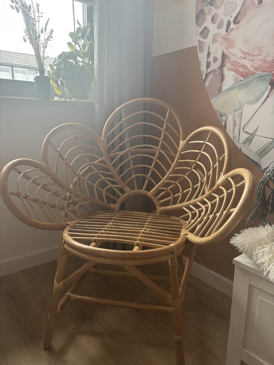 Image 1 of Chaise Lotus en rotin