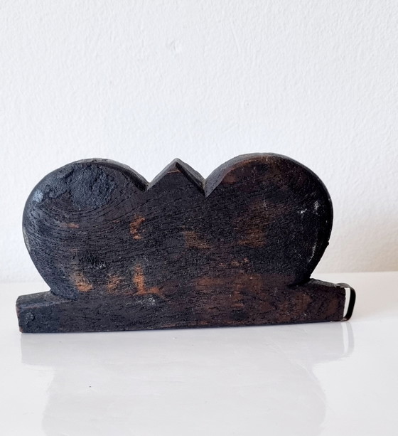 Image 1 of Antica bilancia in legno di teak intagliato.