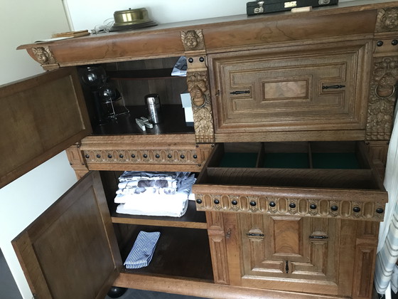 Image 1 of Mooie klassisches Eichenbuffet/Leinenkast