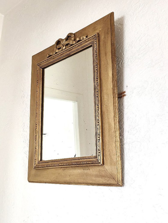 Image 1 of Specchio antico con cornice dorata, 56 cm x 45 cm