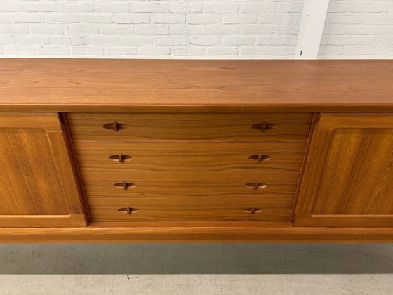 Image 1 of Deens teak dressoir H.W. Klein Bramin