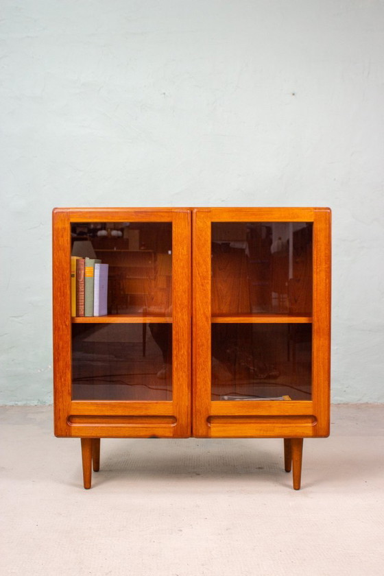 Image 1 of Vintage teak display chest of drawers highboard sideboard Danish