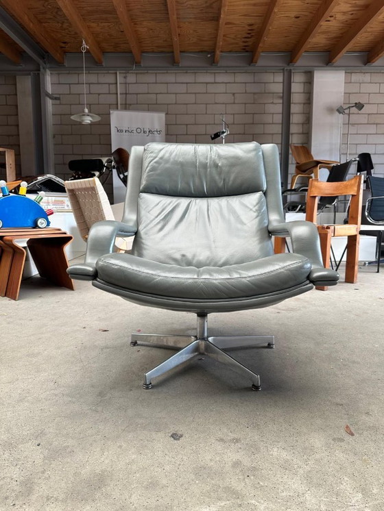 Image 1 of Sillón de salón giratorio Artifort F152