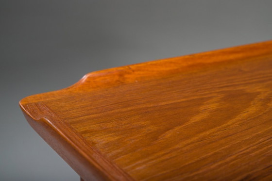 Image 1 of Freistehender dänischer Teak-Schreibtisch aus der Mitte des 20. Jahrhunderts mit erhöhter Kante, 1960er Jahre