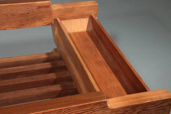 Image 1 of L'élégance italienne : La table de salle à manger en pin du Mid Century 1960