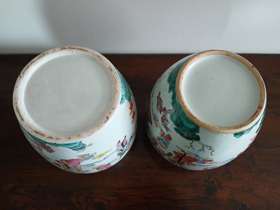 Image 1 of Paar grote chinese gemberpotten emaille Famille Rose 30cm