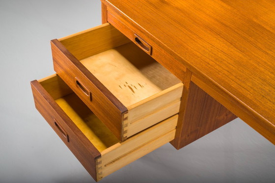 Image 1 of  Skandinavisch-moderner Teakholz-Schreibtisch, zugeschrieben H. Brockmann Petersen für Poul M. Jessen, 1960er Jahre