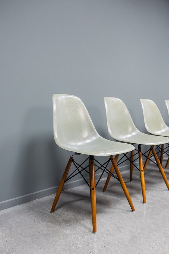 Image 1 of Eames DSW Seafoam Fiberglass stoelen, 6 stuks