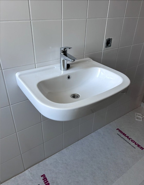 Nouveau, Geberit 300 Basic avec robinet/siphon (!) – Coiffeuses, Ceramic (photo 2 of 9)