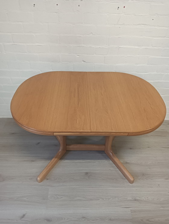 Image 1 of Lübke, extendable oval table