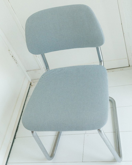 Image 1 of Chaise vintage à structure tubulaire