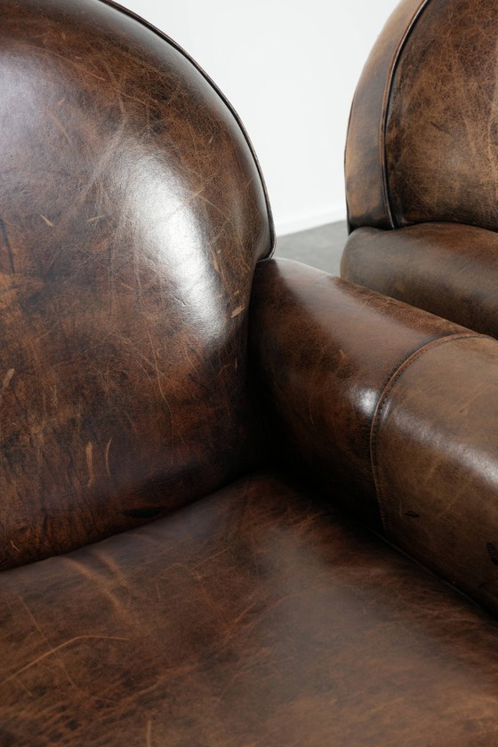 Image 1 of 2 comode poltrone in pelle di pecora dal design Art Déco