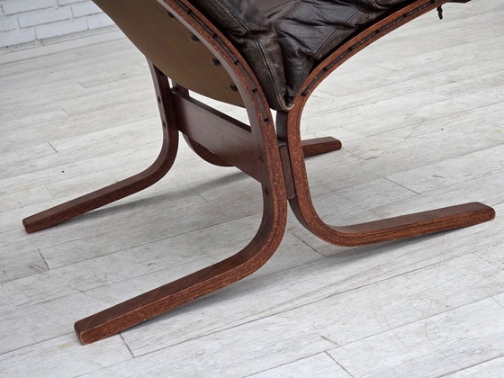 Image 1 of Anni '70, design norvegese di Ingmar Relling, modello "Siesta", pelle per mobili.