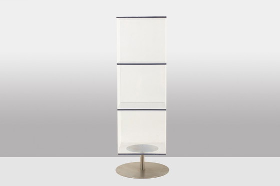 Image 1 of Zwei Säulenregale aus Plexiglas und gebürstetem Metall. 1970er-80er Jahre.
